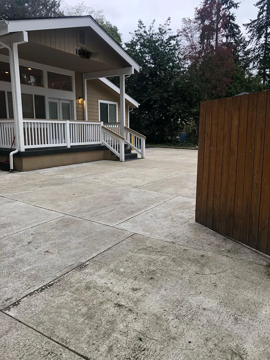 The Northgate Way Compound photo 2