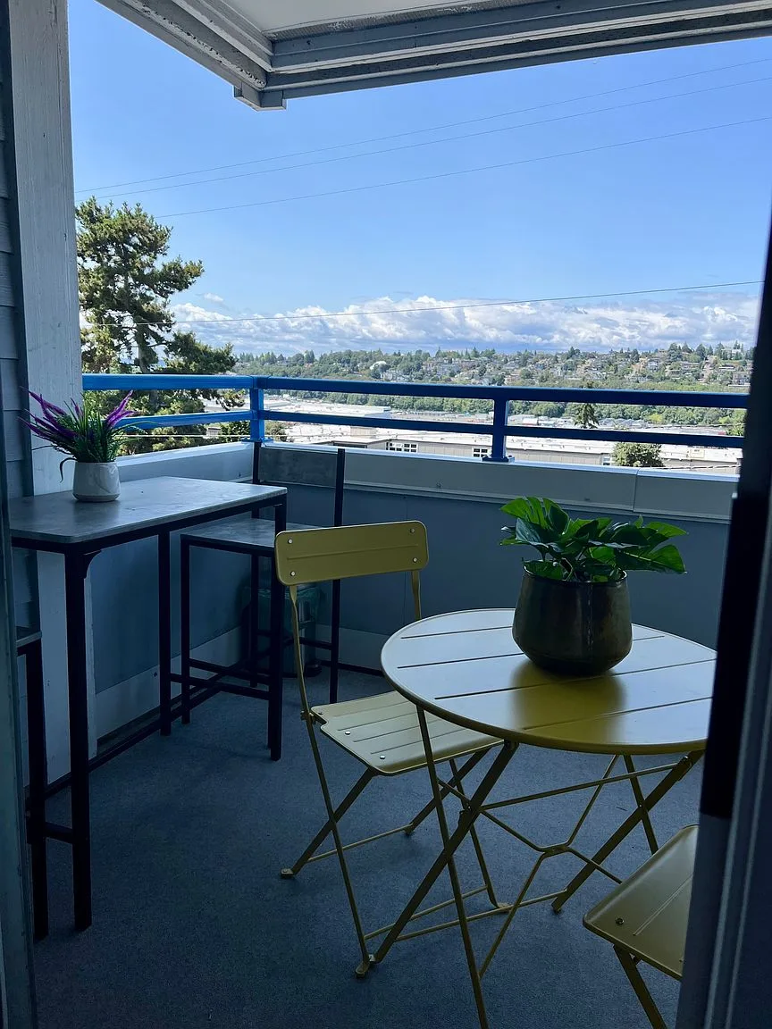 13th Avenue West Studio House photo 4