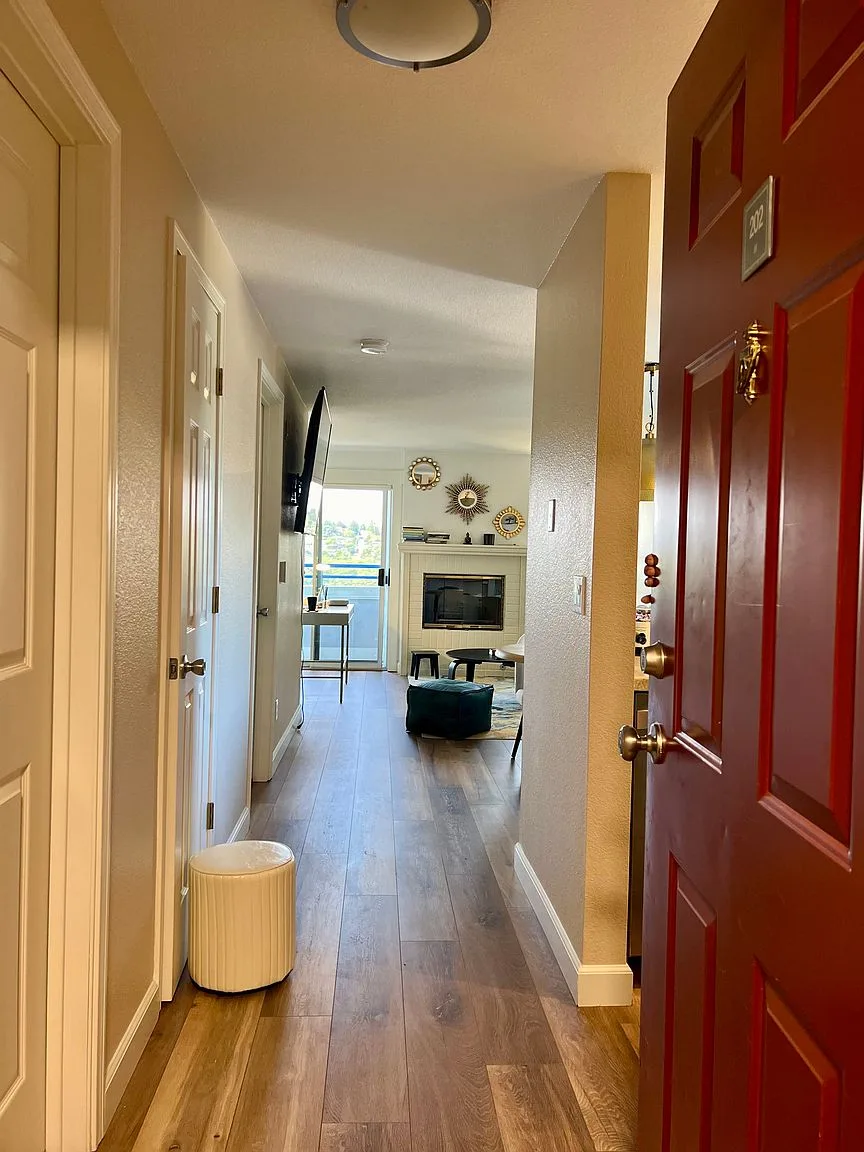13th Avenue West Studio House photo 5